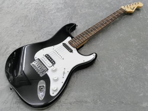 Squier BULLET STRAT HSS BLK Mod