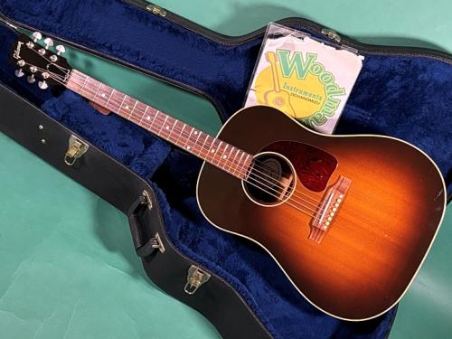 Gibson  J-45 STANDARD VS