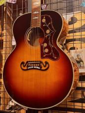 Gibson インペリアルペグ搭載の少しゴージャスなSJ-200!_2