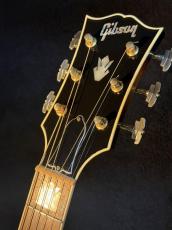 Gibson インペリアルペグ搭載の少しゴージャスなSJ-200!_6