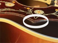Gibson インペリアルペグ搭載の少しゴージャスなSJ-200!_14