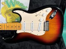 Fender FSR AMV 70S STRATOCASTER _2