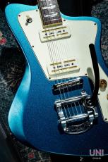 Baum Guitars Wingman with Tremolo Coral Blue