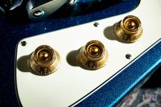 Baum Guitars Wingman with Tremolo Coral Blue_7