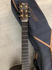 Tears Guitar OM-CR  Highlander ピックアップ付き!_4