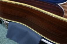 Martin D-45 / Vertical Logo・Original Gold Peg・Solid Abalone Trim & Rosette・Spruce Top・Rosewood Side and Back・Mahogany Neck・Adjustable Truss Rod・Scalloped Braces【With Original Hard Case】   1988年製_4
