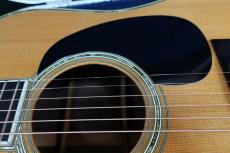 Martin D-45 / Vertical Logo・Original Gold Peg・Solid Abalone Trim & Rosette・Spruce Top・Rosewood Side and Back・Mahogany Neck・Adjustable Truss Rod・Scalloped Braces【With Original Hard Case】   1988年製_10