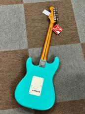 Squier 40th Anniversary Stratocaster, Vintage Edition, Maple Fingerboard, Gold Anodized Pickguard, Satin_3