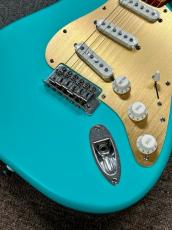 Squier 40th Anniversary Stratocaster, Vintage Edition, Maple Fingerboard, Gold Anodized Pickguard, Satin_5