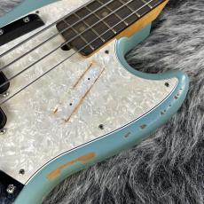 Fender JMJ Road Worn Mustang Bass Rosewood Fingerboard Faded Daphne Blue_4