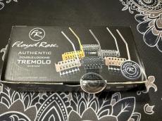 Floyd Rose Floyd Rose Bridge w / R2G Nut Special Series Gold. 