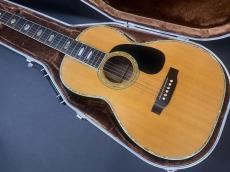 Martin 00-45 1985年製 / Solid Spruce Top・Solid Rosewood Side and Back・Slotted Head・Vertical Logo・Separate Peg・Hexagon Inlay・Style 45 Abalone Trim and Rosette・Ebony Fingerboard and Bridge・Black Pick guard_2
