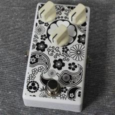 Brush Eight Drive X White