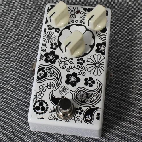 Brush Eight Drive X White
