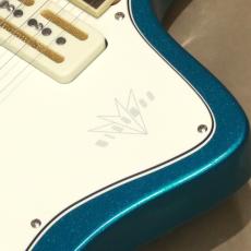 Baum Guitars Wingman - W with Tremolo, Coral Blue_9