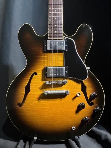 Gibson ES-335 REISSUE VS
