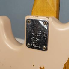 Fender Flea Jazz Bass Roadworn Shell Pink_9