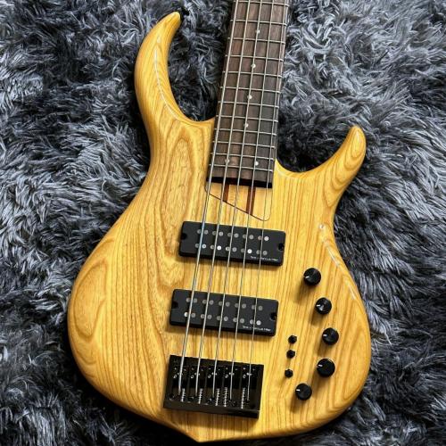 Sire Marcus Miller M5 Ash 5st NT (Natural) 【展示チョイキズ特価】 【5弦ベース】