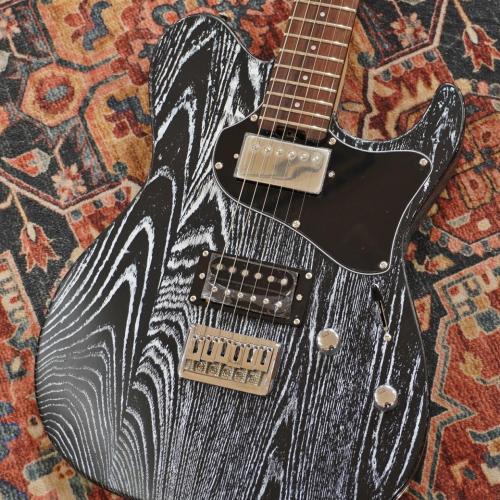 GrassRoots G-THROBBER-DX / See Thru Black Satin in White