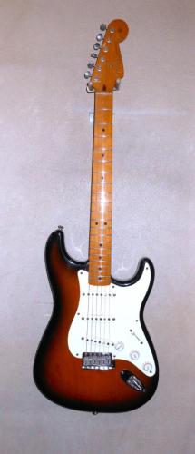 Fender 1957　Vintage Stratocaster
