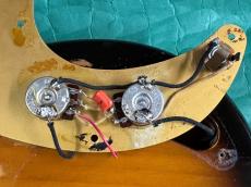 Fender AMV 57 PRECISION BASS 2CS_10