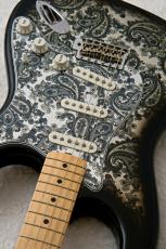 Fender Made in Japan Limited  Stratocaster Black Paisley 【生産完了モデル】【3.55kg】 【JD25019105】_4