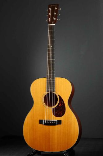 Martin OM-18V