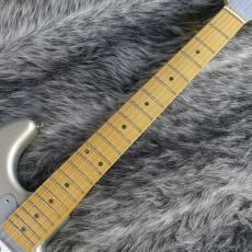Fender H.E.R. Stratocaster Chrome Glow_2