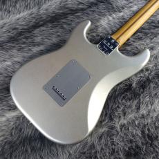 Fender H.E.R. Stratocaster Chrome Glow_6