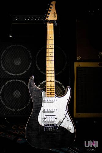 Suhr J Select Standard Plus Trans Black / Roasted Maple