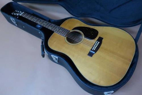 Kasuga BG-80 / Solid Spruce Top・Solid Mahogany Side and Back・Inlay Logo・Mahogany Neck・Rosewood Fingerboard and Bridge・Tortoise Color Pick guard・Cedar Wood Waving Bracing【With Hard Case】 1973年製