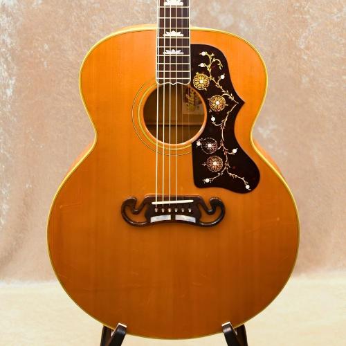 Gibson J-200 COMMEMORATIVE