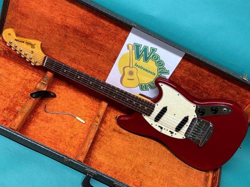 Fender MUSTANG RED