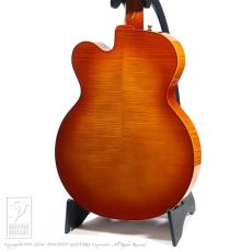 Sadowsky The Jim Hall Model (VLB)_4