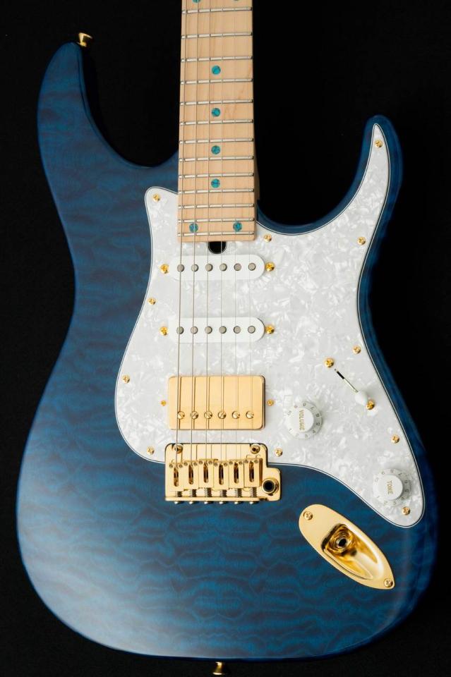 T's DST-Classic 24 w/Master Grade Quilt Maple -Trans Blue