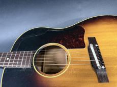 Gibson J-45 1957年製 / Spruce Top・Mahogany Side and Back・Kluson Singles Line Peg・Jacaranda Fingerboard & Bridge・Mahogany Neck・1-Ling Rosette・Adjustable Ceramic Saddle・Large Thin Pick guard 【With Hard Case 】_12