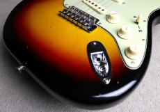 Fender Custom Shop 【3.56kg】2021 Collection Time Machine 1963 Stratocaster Journeyman Relic -3 Color Sunburst-_4