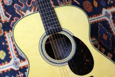 Martin 【ベアクロウトップ・美杢目ローズ個体】OMJM  #3077955 2026年製個体【無金利キャンペーン】_4