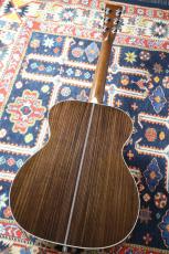 Martin 【ベアクロウトップ・美杢目ローズ個体】OMJM  #3077955 2026年製個体【無金利キャンペーン】_10