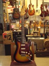 Fender Custom Shop 63 Stratocaster Relic (2012)_2