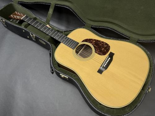 Martin D-28 Authentic 1941 VTS / Adirondack Spruce VTS Top・Madagascar Rosewood Side and Back・Ebony Fingerboard and Bridge・Long Saddle・Herringbone Trim・Waverly peg・Neck Width 42.9mm【With Original Case】2014年製