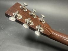Martin D-28 Authentic 1941 VTS / Adirondack Spruce VTS Top・Madagascar Rosewood Side and Back・Ebony Fingerboard and Bridge・Long Saddle・Herringbone Trim・Waverly peg・Neck Width 42.9mm【With Original Case】2014年製_10
