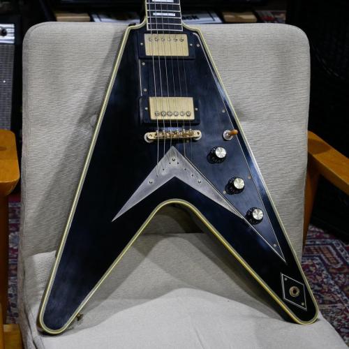 Gibson Custom Shop Flying V Custom Aged 【Vマニア放出のデッドストック品】