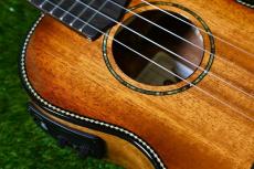 Uma Ukulele UK-17SC-E Concert_8