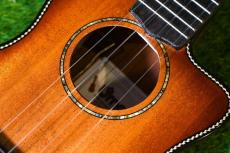 Uma Ukulele UK-17SC-E Concert_10