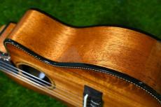 Uma Ukulele UK-17SC-E Concert_14