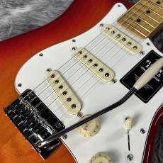 Fender Player II Stratocaster Maple Fingerboard Aged Cherry Burst_3