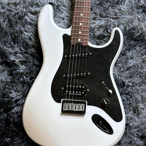Charvel Jake E Lee Signature Pro-Mod So-Cal Style 1 HSS HT RW, Rosewood Fingerboard, Pearl White 【特価】