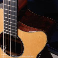 ISAAC JANG GUITARS OM Cutaway_12