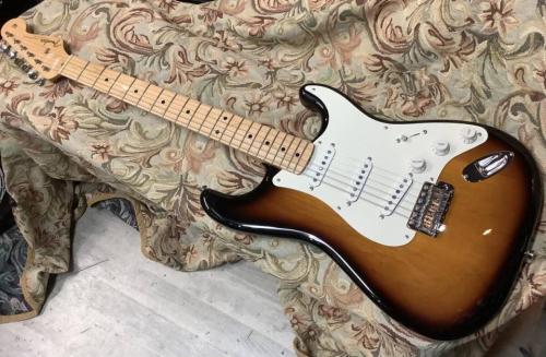 Fender Made in Japan Heritage 50s Stratocaster Maple Fingerboard 2-Color Sunburst